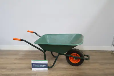 Groene kruiwagen – kavel bij GSD Auctions, Zoeterwoude
