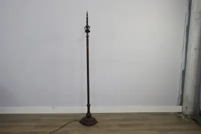 Antieke Metalen Vloerlamp – kavel bij GSD Auctions, Zoeterwoude
