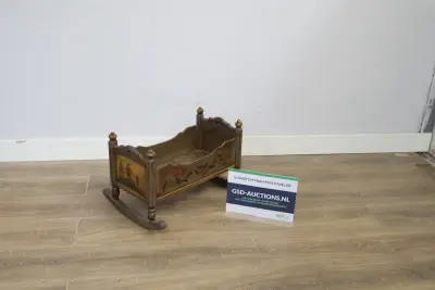 Antieke houten schommelwieg – kavel bij GSD Auctions, Zoeterwoude