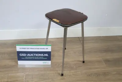 Vintage kruk – kavel bij GSD Auctions, Zoeterwoude