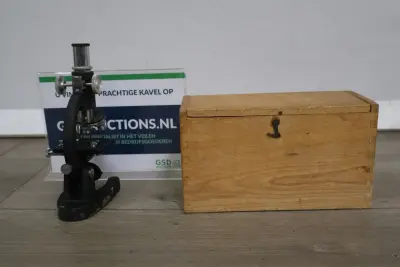 Oude microscoop met houten kist – kavel bij GSD Auctions, Zoeterwoude