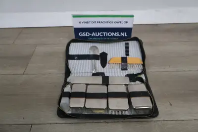Poetsset in etui – kavel bij GSD Auctions, Zoeterwoude
