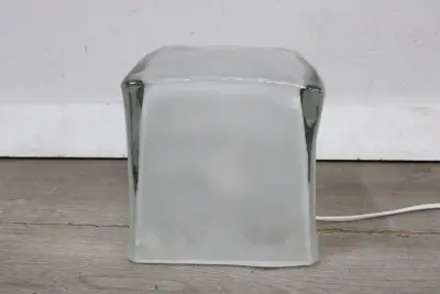 Glazen kubus Tafellamp – kavel bij GSD Auctions, Zoeterwoude