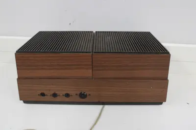 Bruns vintage platenspeler met ingebouwde speakers – kavel bij GSD Auctions, Zoeterwoude