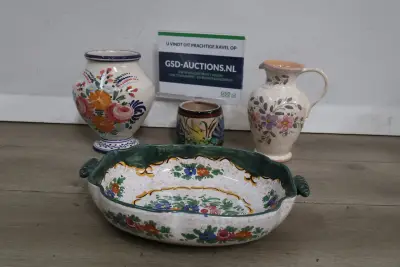 Set van handbeschilderde keramische vazen – kavel bij GSD Auctions, Zoeterwoude