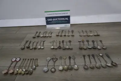 Verzameling verzilverde en metalen kleine lepeltjes – kavel bij GSD Auctions, Zoeterwoude
