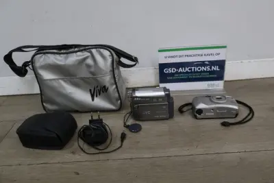 JVC Videocamera met Pentax Fotocamera – kavel bij GSD Auctions, Zoeterwoude