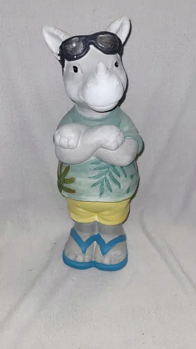 Tuinbeeld stenen neushoorn 37cm – kavel bij GSD Auctions, Zoeterwoude