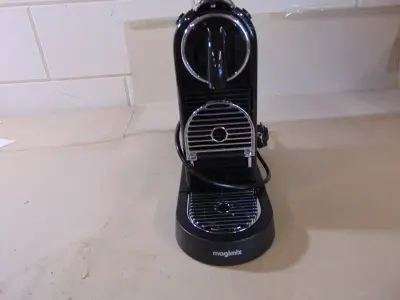 Magimix Citiz Black 11315B Nespressomachine – kavel bij GSD Auctions, Zoeterwoude