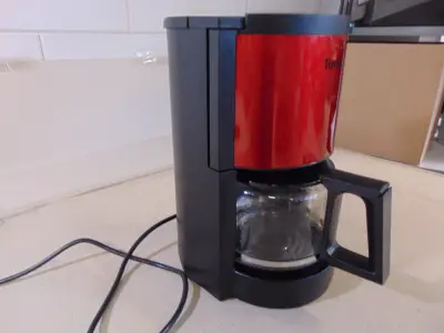 Calor Deluxe Red Wine CM310511 Koffiezetter – kavel bij GSD Auctions, Zoeterwoude