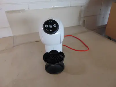 Krups Genio S Basic KP2401 Dolce Gusto Koffiemachine – kavel bij GSD Auctions, Zoeterwoude
