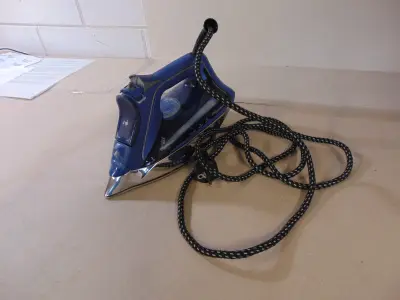 Rowenta Pro Master DW8215D1 Stoomstrijkijzer – kavel bij GSD Auctions, Zoeterwoude