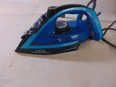 Calor Ultragliss Anti-Calc Plus FV6832C0 Stoomstrijkijzer – kavel bij GSD Auctions, Zoeterwoude