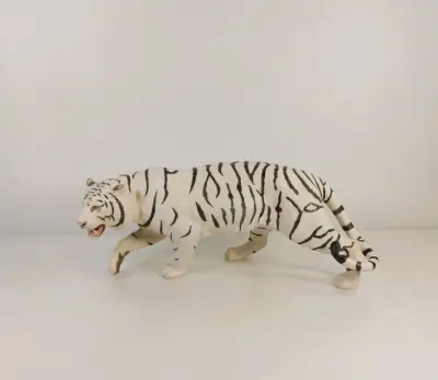 Franklin Mint "White Majesty" – handbeschilderd porseleinen beeld van witte tijger – kavel bij De Kringwinkel, Turnhout