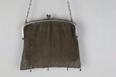Vintage mesh avondtas 1920 – kavel bij De Kringwinkel, Izegem