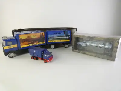 Set van 3 vintage modelvrachtwagens – kavel bij De Kringwinkel, Heverlee