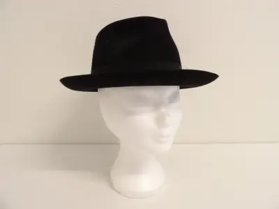 Vintage Wegener Fedora van Zwart Wolvilt – kavel bij De Kringwinkel, Leopoldsburg