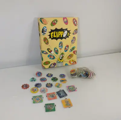 Verzameling Flippo's met album en diverse figuren – kavel bij De Kringwinkel, Turnhout
