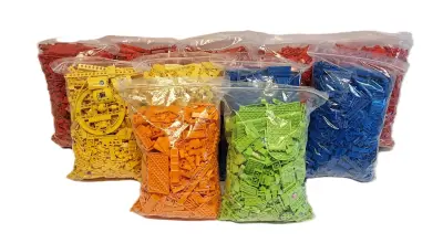 Grote verzameling gekleurde Lego – kavel bij De Kringwinkel, Aalst