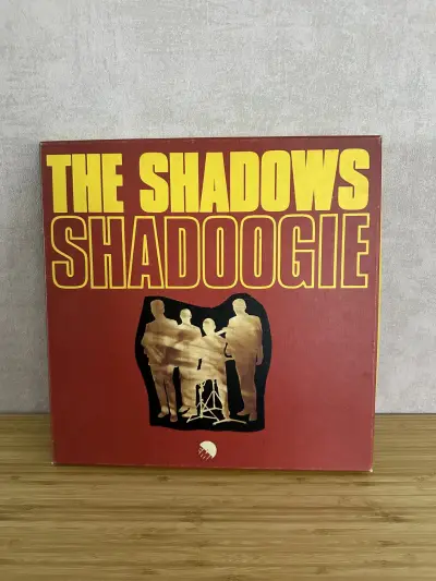The Shadows 3 LPs shadoogie vinyl Ongetest! – kavel bij GSD Auctions, Zoeterwoude