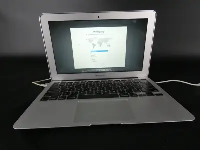 Apple MacBook Air 11,6" A1465 (EMC 2631) Laptop – kavel bij De Kringwinkel, Heverlee