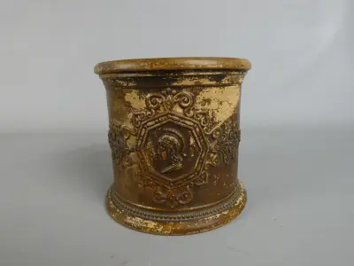 Decoratieve pot met reliëf – kavel bij De Kringwinkel, Diest