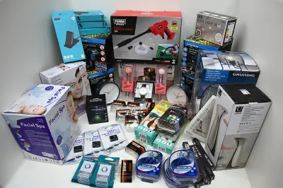 4x Mystery Elektronica Box XL met 50 items (200 stuks) – kavel bij GSD Auctions, Zoeterwoude