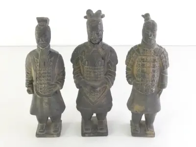 Set van 3 decoratieve Chinese terracottakrijgers – kavel bij De Kringwinkel, Heverlee