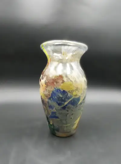 Studio Cristal vaas in pasteltinten - mondgeblazen en gesigneerd – kavel bij De Kringwinkel, Heverlee