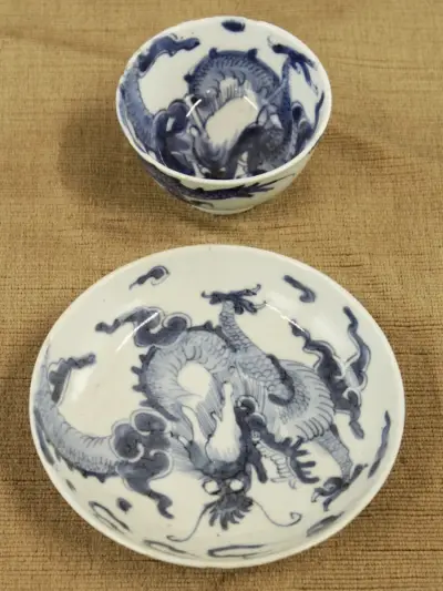 2-delig blauw-wit porseleinen set – schaal en kommetje – kavel bij De Kringwinkel, Antwerpen