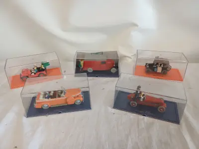 Set van 5 Kuifje miniatuurauto's in displaybox – kavel bij De Kringwinkel, Oudenaarde