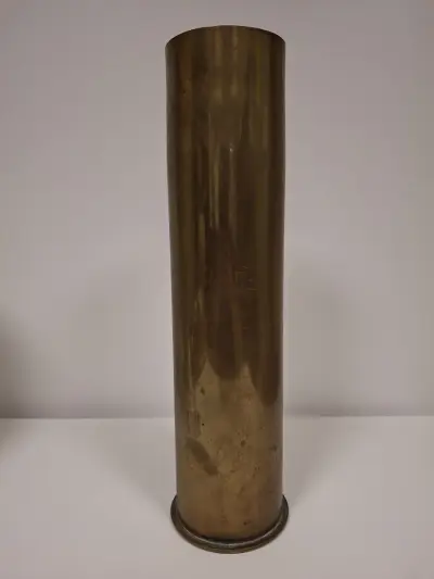 Oude bronzen kogelhuls decoratie – kavel bij De Kringwinkel, Ronse