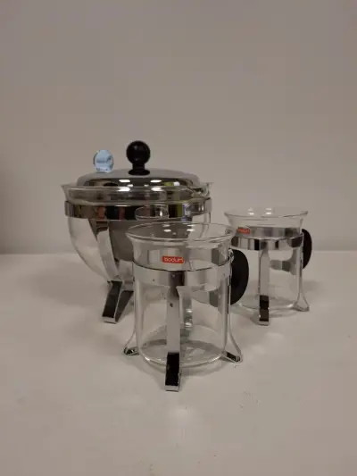 Bodum Chambord theepot met 2 glazen theekopjes – kavel bij De Kringwinkel, Ronse