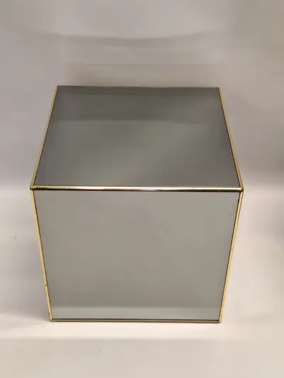 Vintage Deknudt spiegelkubus - Hollywood Regency bijzettafel / sokkel - Made in Belgium – kavel bij De Kringwinkel, Gent