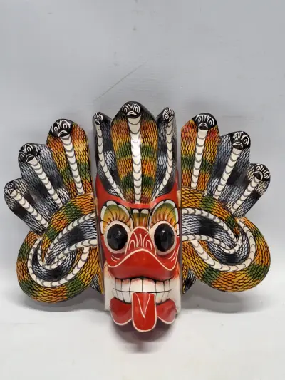 Traditioneel Sri Lankaans Naga Raksha masker handgesneden hout – kavel bij De Kringwinkel, Gent