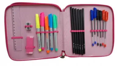 45-delige set: roze etui, potloden, kleurpotloden, stiften – kavel bij GSD Auctions, Zoeterwoude