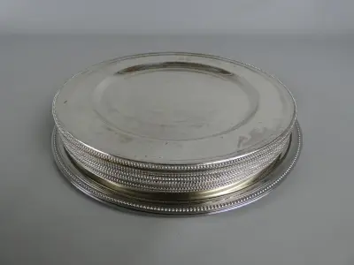 Set verzilverde dinerborden – kavel bij De Kringwinkel, Diest