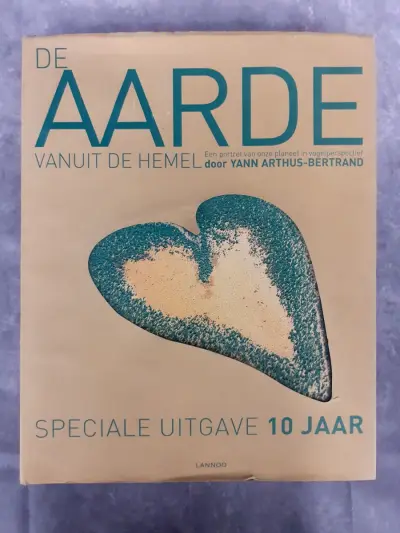 Boek: De Aarde vanuit de hemel - Een portret van onze planeet in vogelperspectief – kavel bij De Kringwinkel, Gent