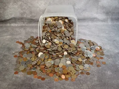 Grote verzameling wereldmunten – kavel bij De Kringwinkel, Gent