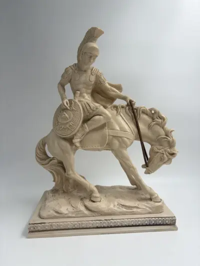 Sculptuur van Romeinse soldaat te paard door A. Santini – kavel bij De Kringwinkel, Gent