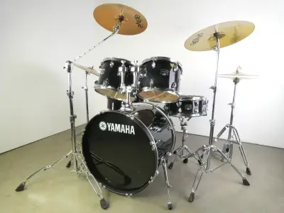 Yamaha Gigmaker + Paiste Cymbalen – kavel bij De Kringwinkel, Heverlee