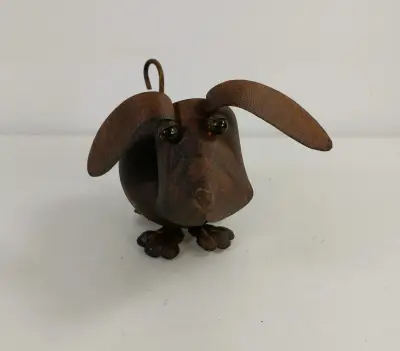 Metalen decoratiefiguur in de vorm van een hond – kavel bij De Kringwinkel, Turnhout