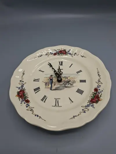 Prachtige Vintage Wandklok - Keramisch Bord "Obernai" Elzas (H. Loux / Sarreguemines) – kavel bij De Kringwinkel, Waardamme