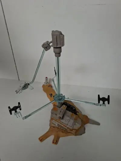 Gemotoriseerde Hot Wheels Star Wars "Escape from Jakku" Speelset (2015) – Compleet met Ruimteschepen! – kavel bij De Kringwinkel, Waardamme