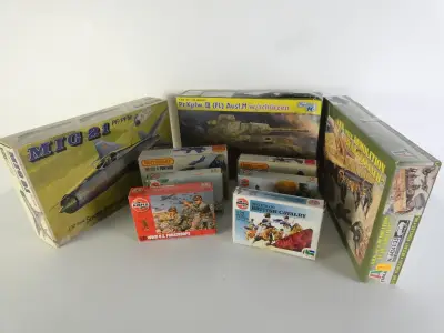lot van 9 modelbouwdozen: Airfix en andere merken – kavel bij De Kringwinkel, Heverlee