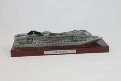 MSC DIVINA replica – kavel bij De Kringwinkel, Brecht