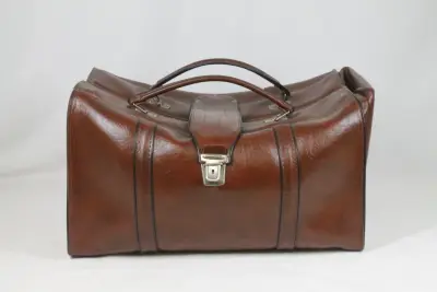 Vintage bruine lederen weekendtas – kavel bij De Kringwinkel, Brecht