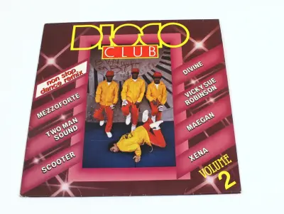 Lp Disco Club - Volume 2 – kavel bij De Kringwinkel, Dilsen