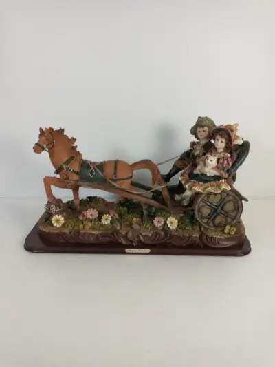 Decoratief beeldje met paard en koets met kinderen – kavel bij De Kringwinkel, Turnhout