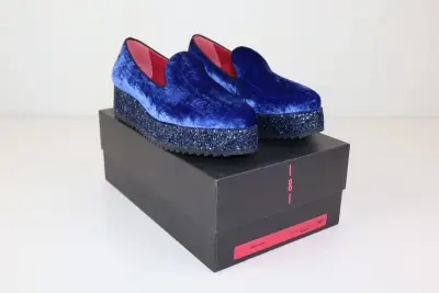 181 Designer Loafers Blauw Fluweel - Maat 39,5 – kavel bij De Kringwinkel, Izegem